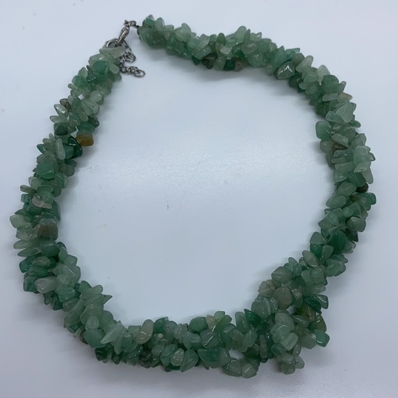 Vintage jade cluster necklace and bracelet set - Picture 4 of 5